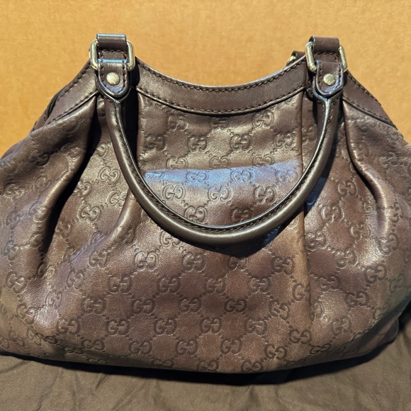Gucci Sukey Brown Leather Shoulder Bag with Gold Accents - Picture 3 of 16